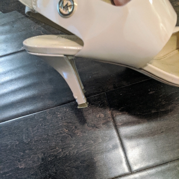 Michael Kors Nude Patent Leather Rochelle Sandals - Picture 7 of 9